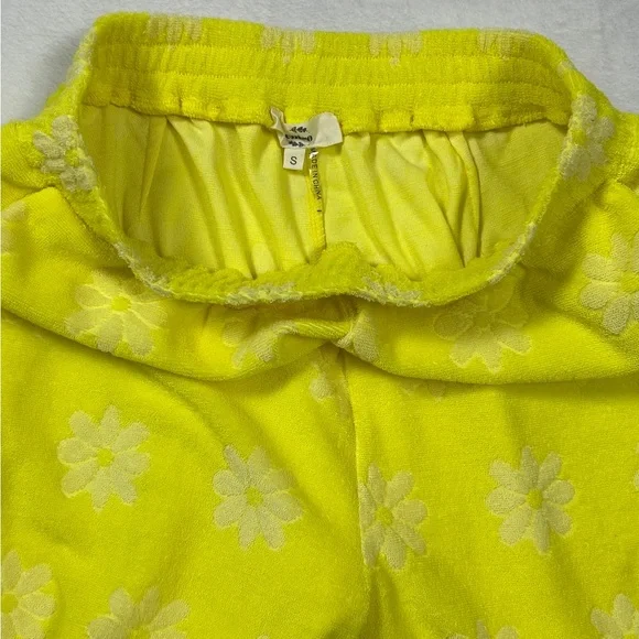 ENTRO Yellow & Beige Daisy Terri Cloth High Waist Shorts - Picture 8 of 12